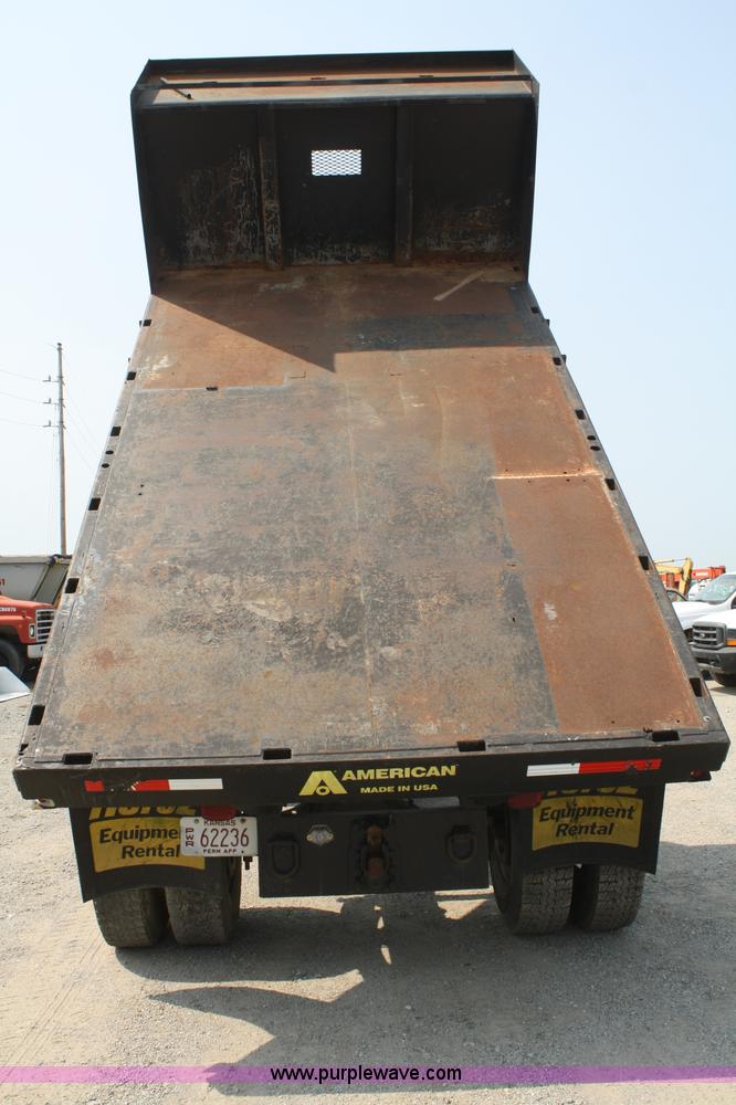 image for item B6673 1994 Ford F700 dump truck