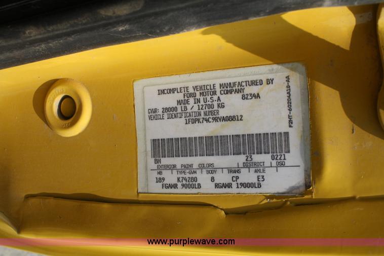 image for item B6673 1994 Ford F700 dump truck