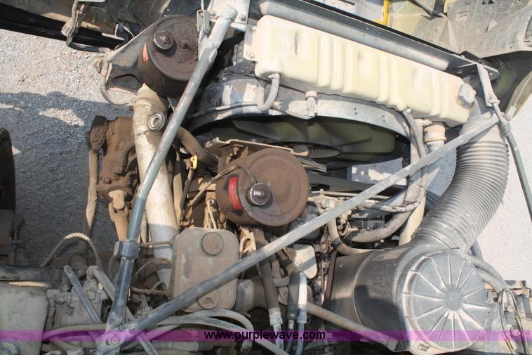 image for item B6674 1995 Ford F700 dump truck