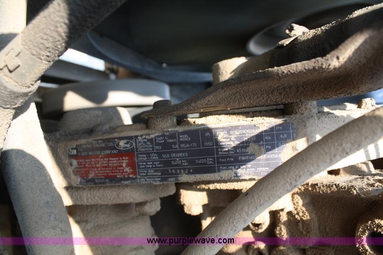 image for item B6674 1995 Ford F700 dump truck