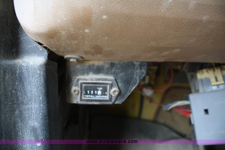 image for item B6675 1993 Ford F700 dump truck