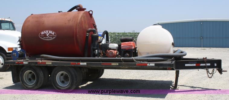 image for item B6676 2000 Rockin L trailer with 1,000 gallon Max Vac unit