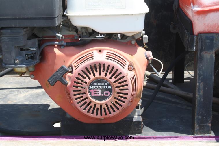 image for item B6676 2000 Rockin L trailer with 1,000 gallon Max Vac unit