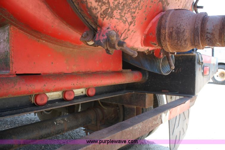 image for item B6676 2000 Rockin L trailer with 1,000 gallon Max Vac unit