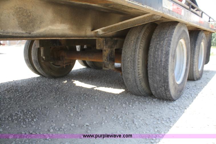 image for item B6676 2000 Rockin L trailer with 1,000 gallon Max Vac unit