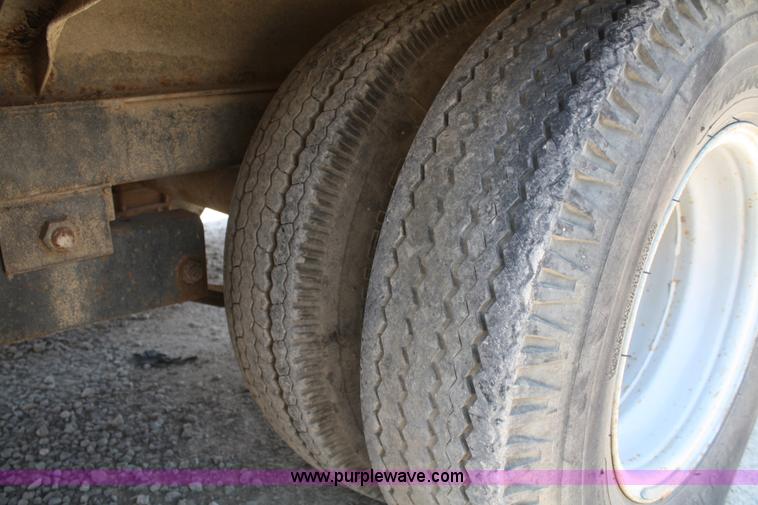 image for item B6676 2000 Rockin L trailer with 1,000 gallon Max Vac unit