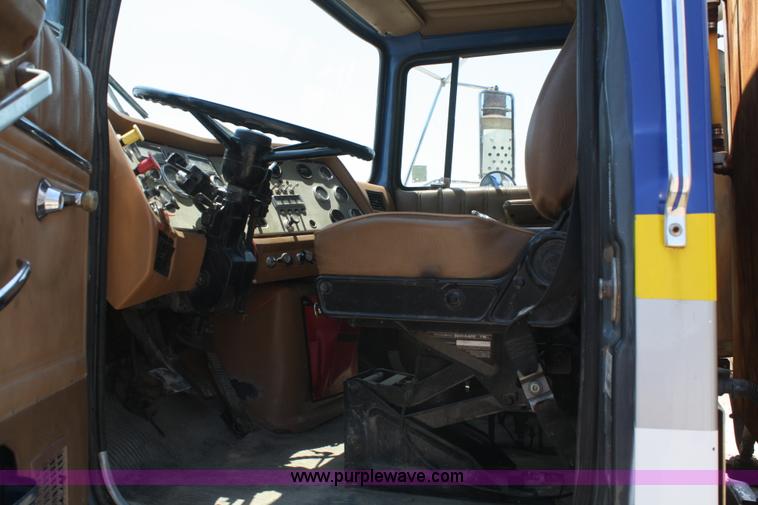 image for item B6677 1991 Ford L9000 AeroMax semi truck with basic fabrication and equipment mud system