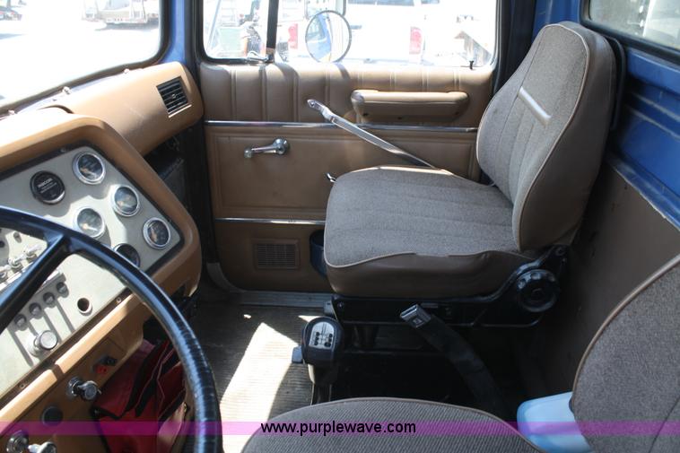 image for item B6677 1991 Ford L9000 AeroMax semi truck with basic fabrication and equipment mud system