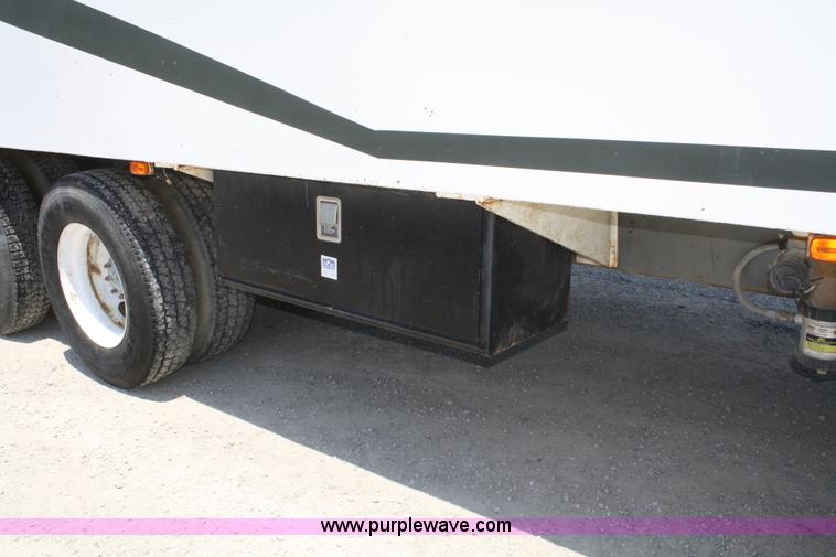 image for item B6677 1991 Ford L9000 AeroMax semi truck with basic fabrication and equipment mud system
