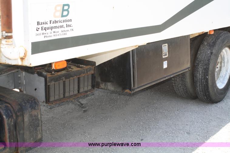 image for item B6677 1991 Ford L9000 AeroMax semi truck with basic fabrication and equipment mud system