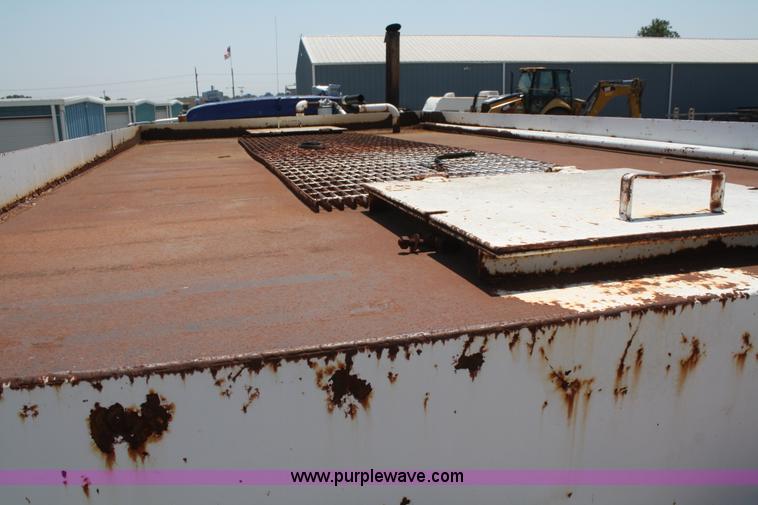 image for item B6677 1991 Ford L9000 AeroMax semi truck with basic fabrication and equipment mud system