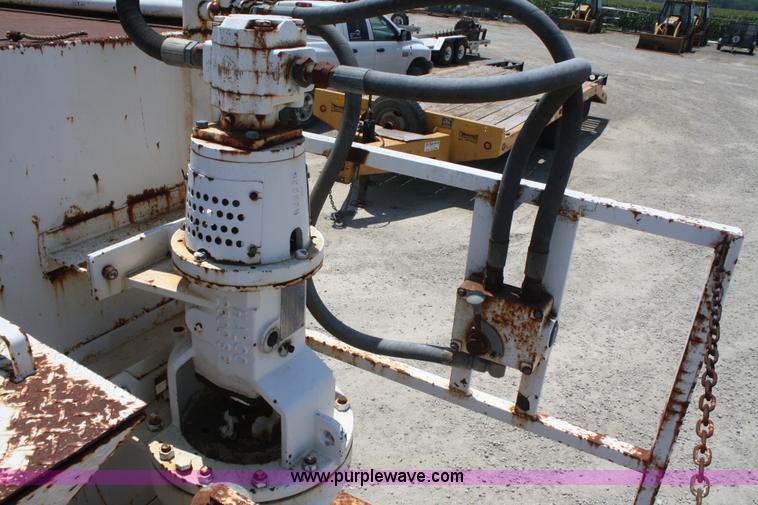 image for item B6677 1991 Ford L9000 AeroMax semi truck with basic fabrication and equipment mud system