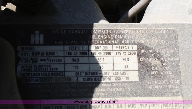 image for item B6678 1984 International S1700 truck cab and chassis