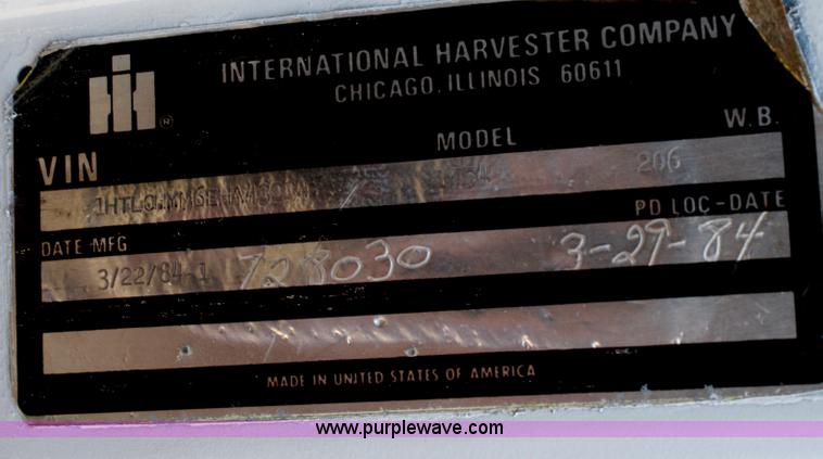 image for item B6678 1984 International S1700 truck cab and chassis