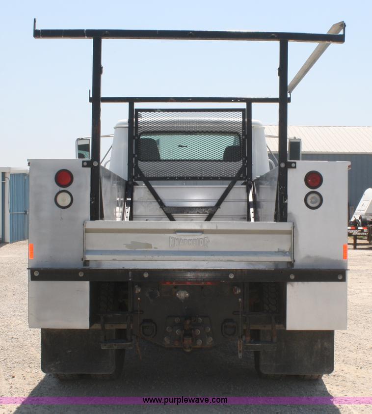 image for item B6679 1993 International 8100 utility truck