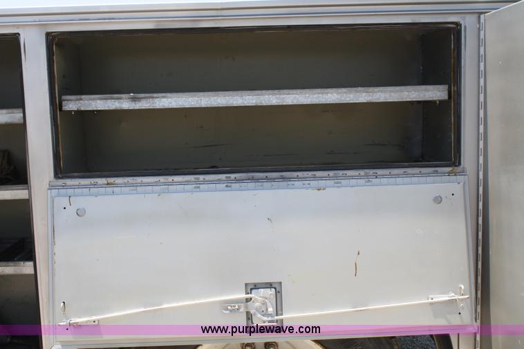 image for item B6679 1993 International 8100 utility truck