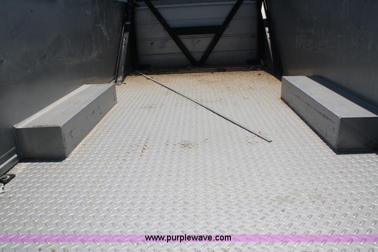 image for item B6679 1993 International 8100 utility truck