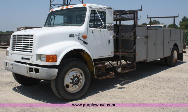 image for item B6680 1996 International 4700 service truck