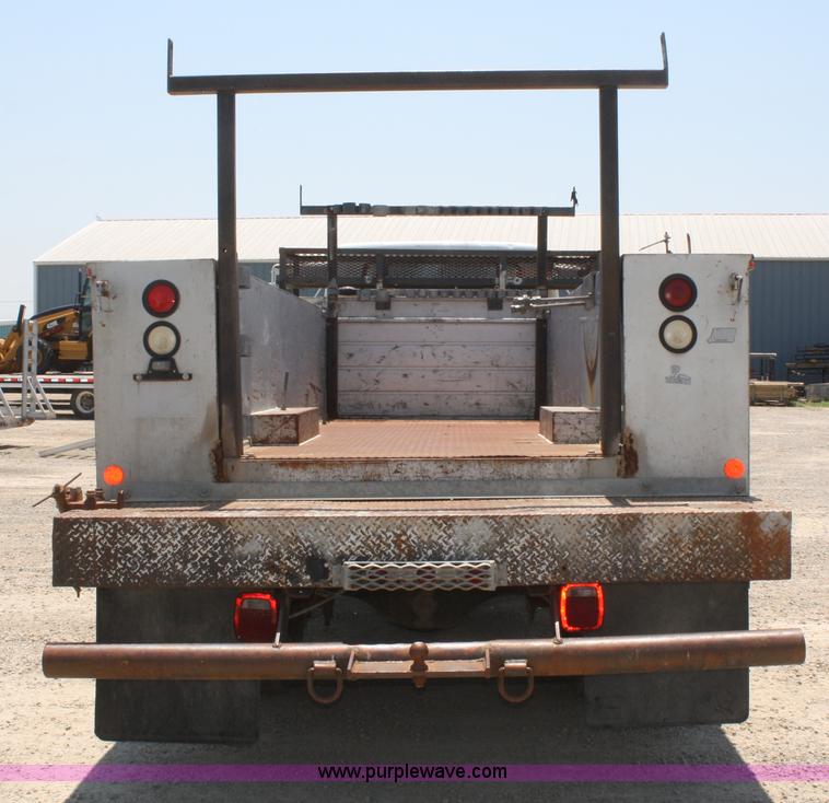 image for item B6680 1996 International 4700 service truck