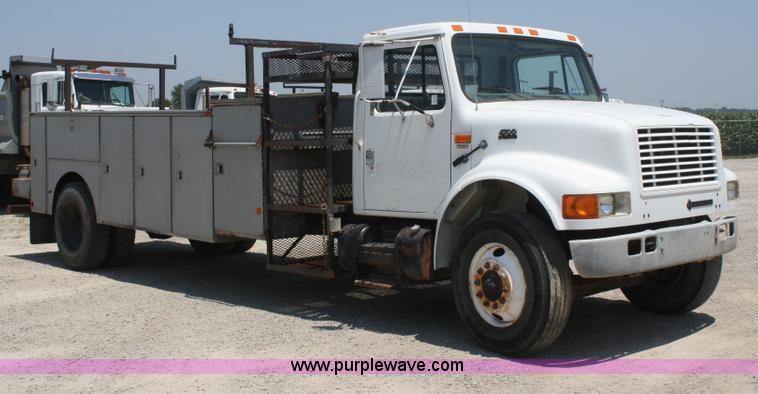 image for item B6680 1996 International 4700 service truck
