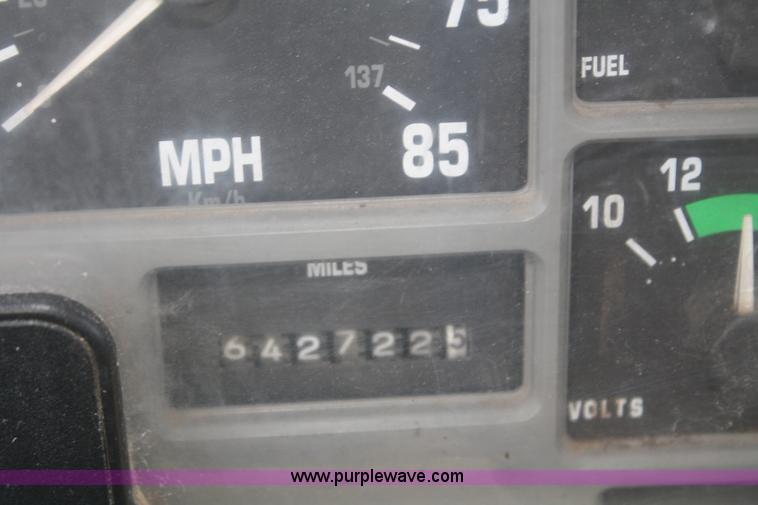 image for item B6680 1996 International 4700 service truck