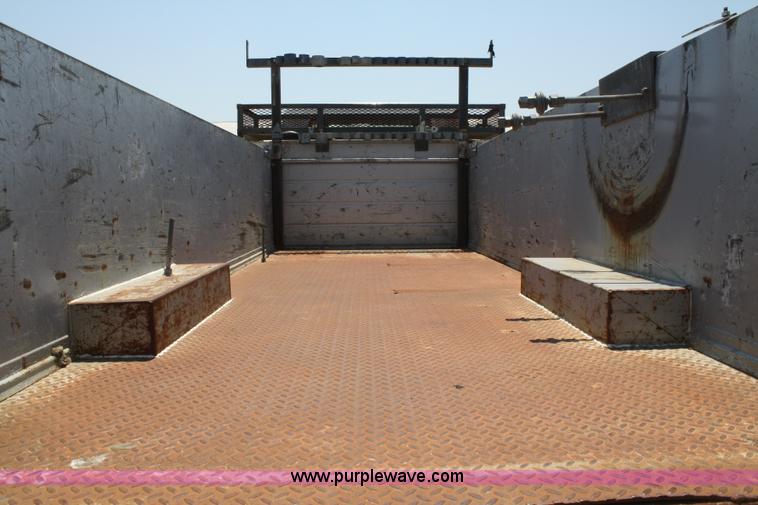 image for item B6680 1996 International 4700 service truck