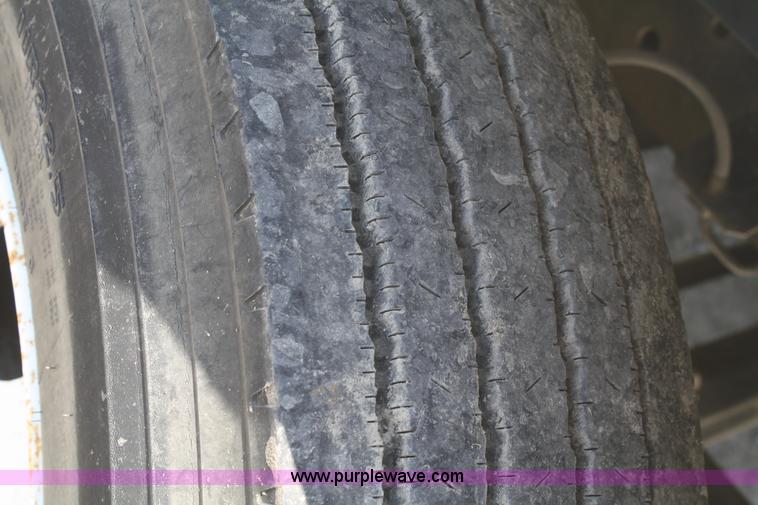 image for item B6680 1996 International 4700 service truck