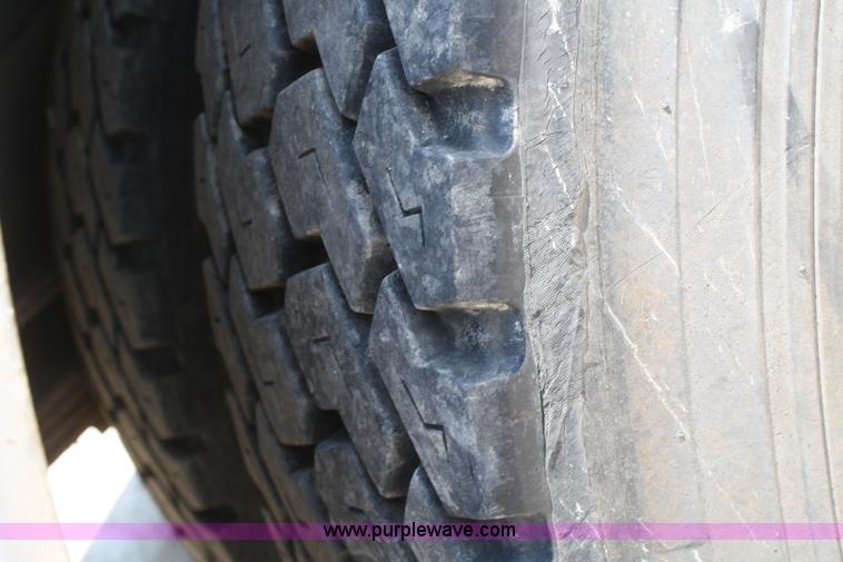 image for item B6680 1996 International 4700 service truck