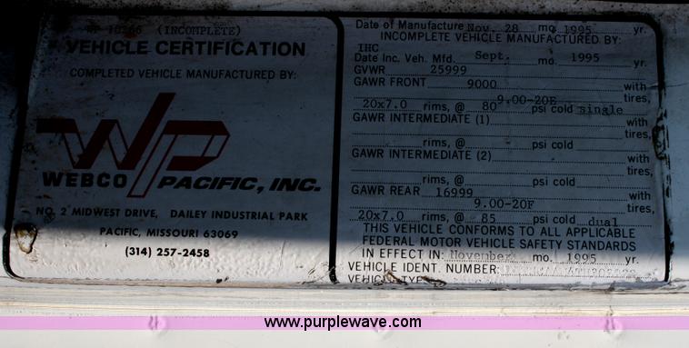 image for item B6680 1996 International 4700 service truck