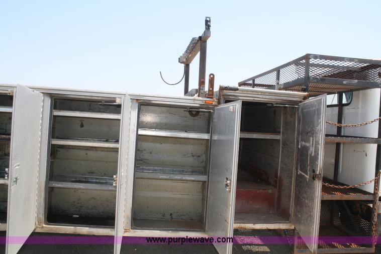 image for item B6680 1996 International 4700 service truck