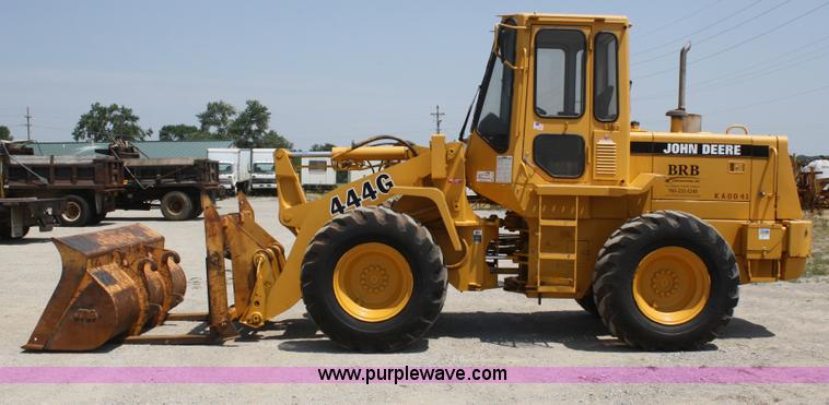 image for item B6700 1995 John Deere 444G wheel loader