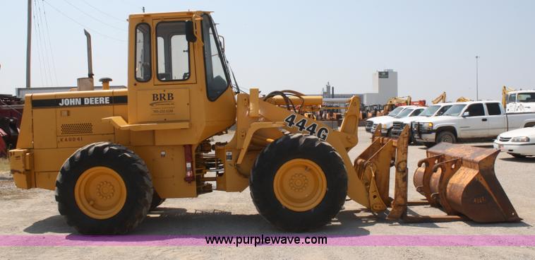 image for item B6700 1995 John Deere 444G wheel loader