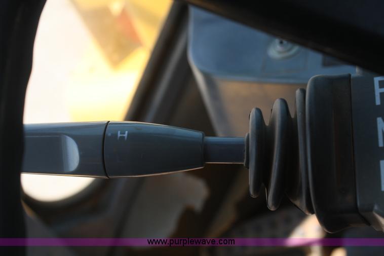 image for item B6700 1995 John Deere 444G wheel loader