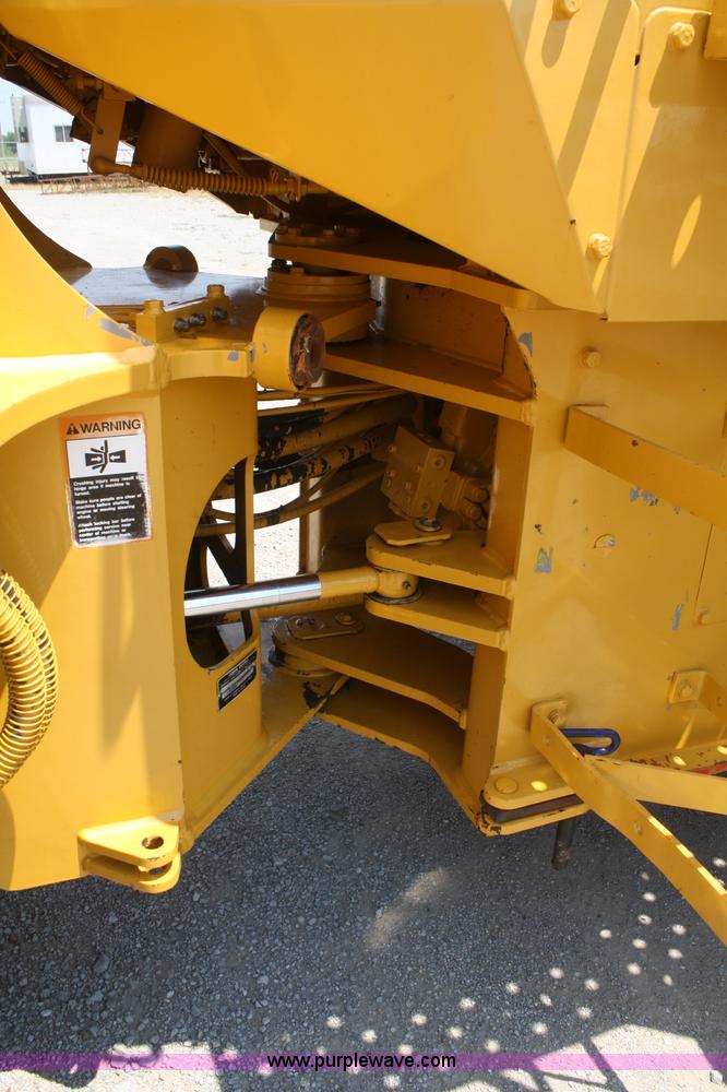 image for item B6700 1995 John Deere 444G wheel loader