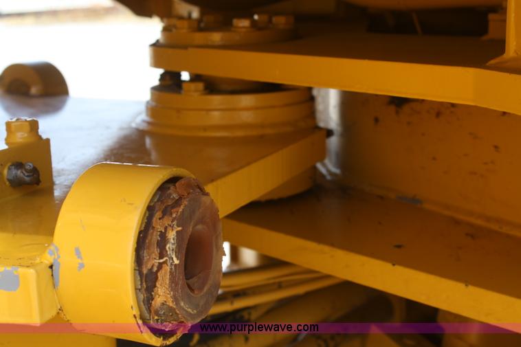 image for item B6700 1995 John Deere 444G wheel loader