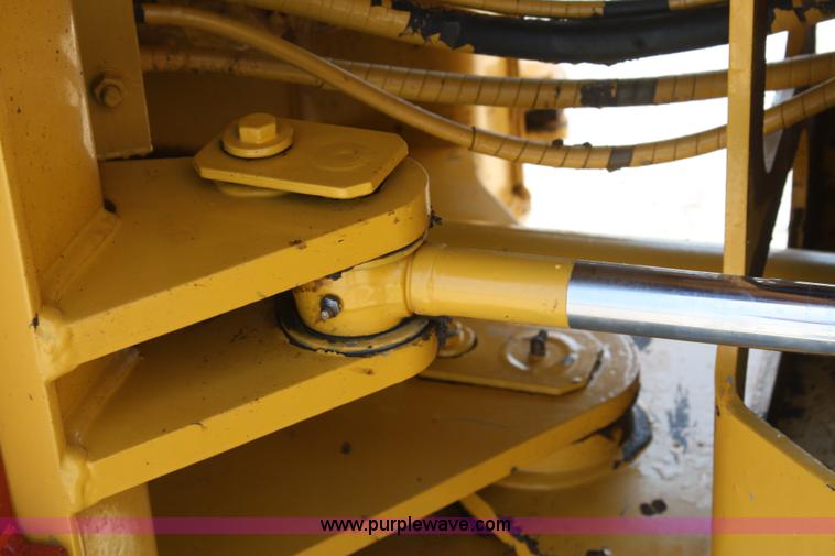 image for item B6700 1995 John Deere 444G wheel loader