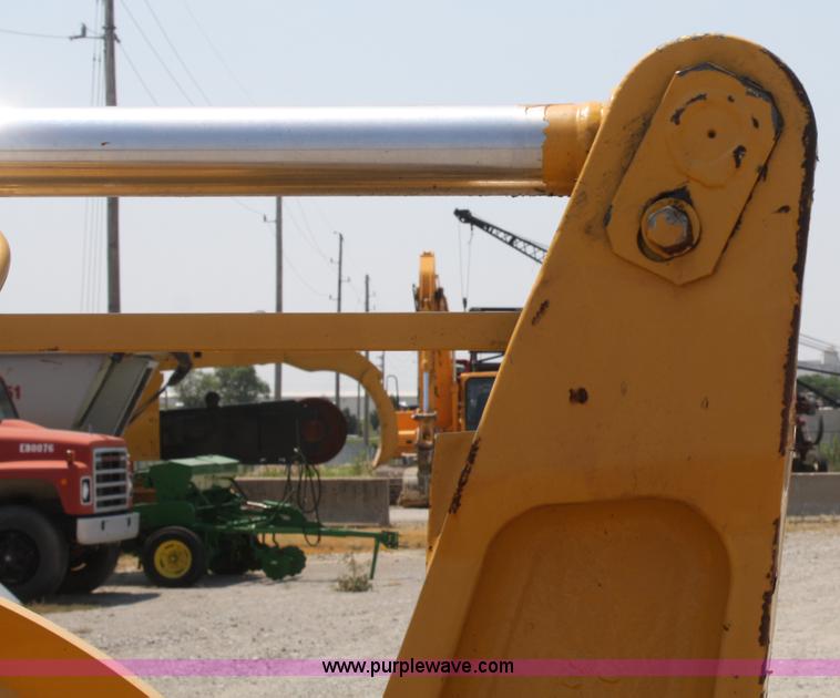 image for item B6700 1995 John Deere 444G wheel loader