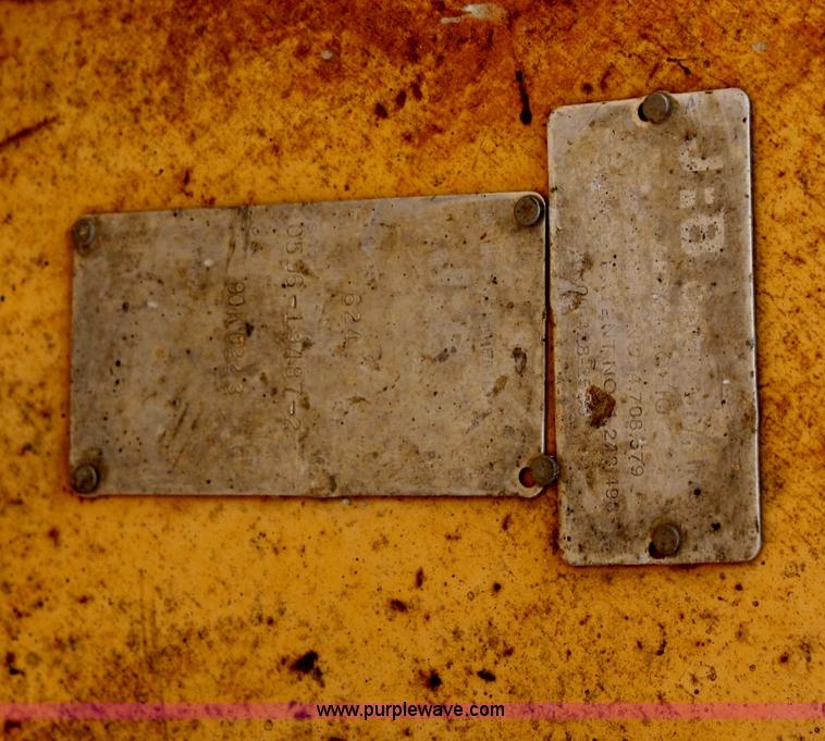 image for item B6700 1995 John Deere 444G wheel loader