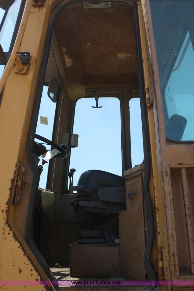 image for item B6796 1985 Caterpillar 926 wheel loader