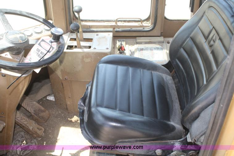 image for item B6796 1985 Caterpillar 926 wheel loader