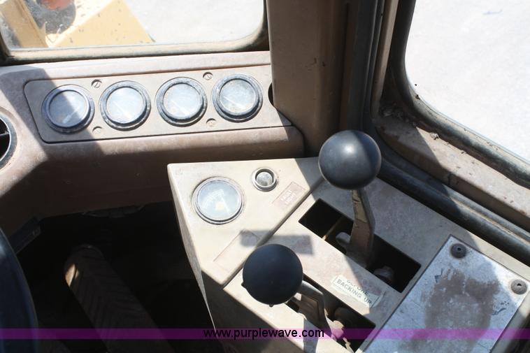 image for item B6796 1985 Caterpillar 926 wheel loader