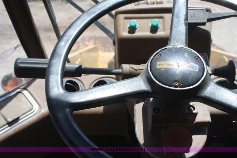 image for item B6796 1985 Caterpillar 926 wheel loader