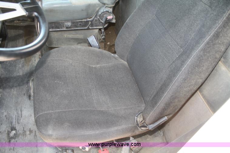 image for item B6799 1997 Kenworth T600 semi truck