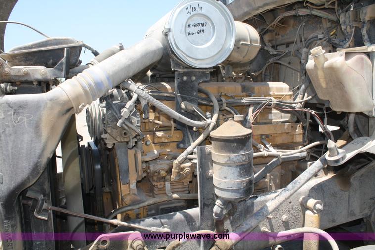 image for item B6799 1997 Kenworth T600 semi truck