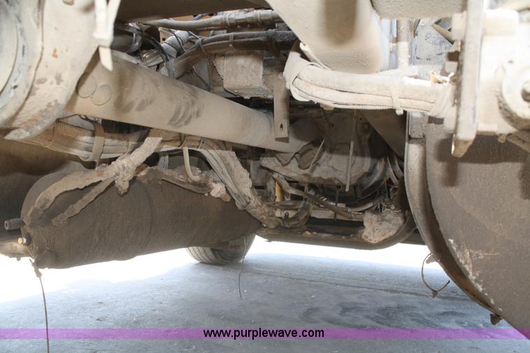 image for item B6799 1997 Kenworth T600 semi truck