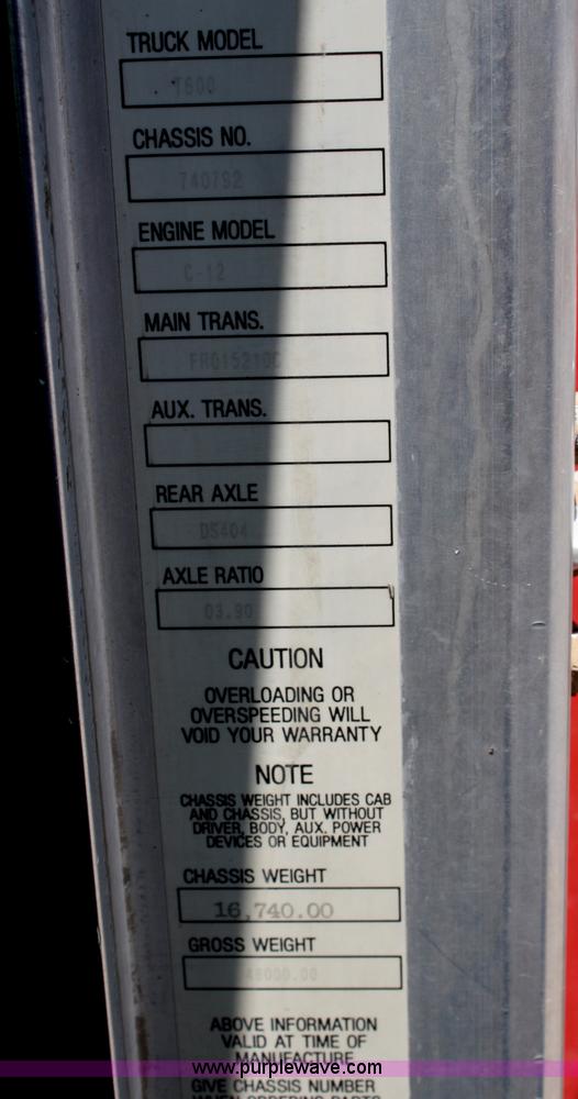 image for item B6799 1997 Kenworth T600 semi truck