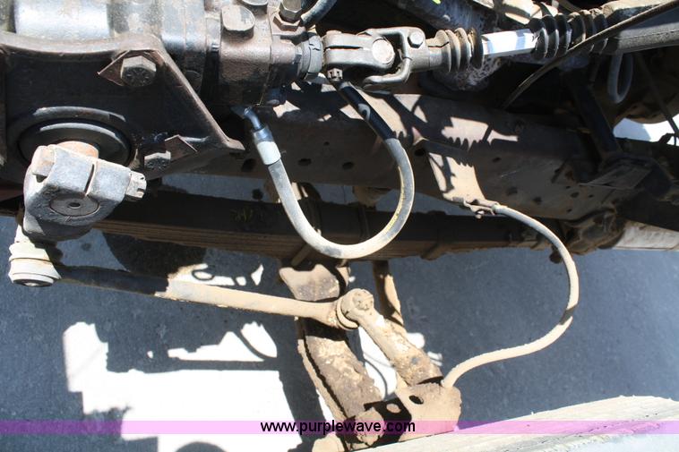 image for item B6801 1974 Ford F700 truck cab and chassis