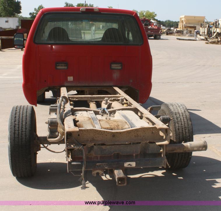 image for item B6804 2002 Ford F350 XL Super Duty SuperCab pickup truck cab and chassis