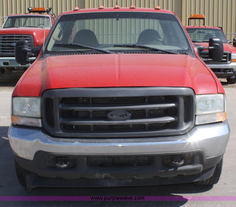 image for item B6804 2002 Ford F350 XL Super Duty SuperCab pickup truck cab and chassis