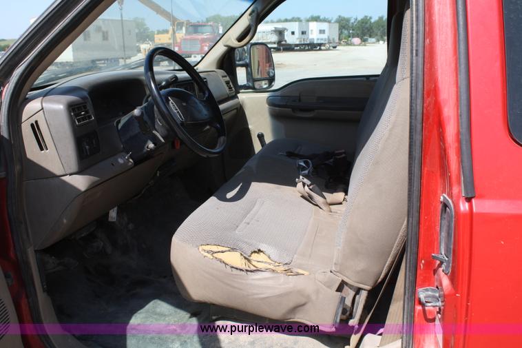 image for item B6804 2002 Ford F350 XL Super Duty SuperCab pickup truck cab and chassis